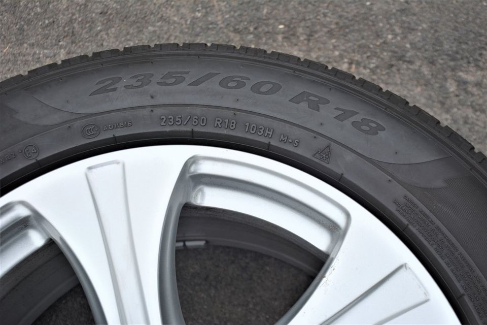 235-60-R18 PIRELLI WINTER M+S MERCEDES FELGE 8Jx18H2 ET38 LK112 in Hessisch Oldendorf