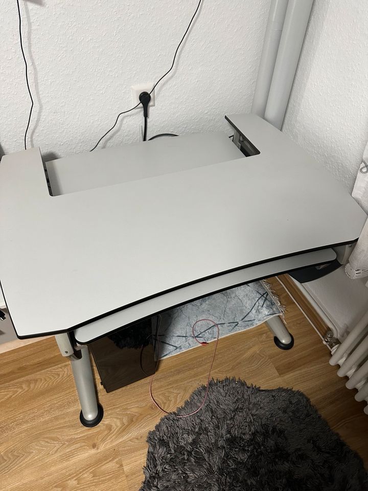 Moll Tyro Compact ergonomischer Schreibtisch in Stuttgart