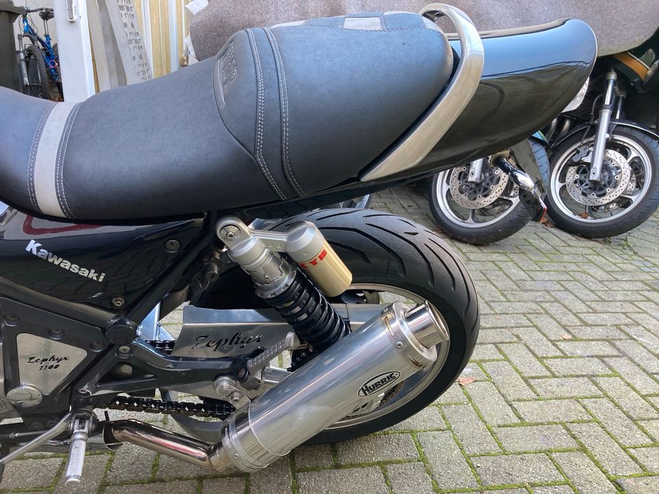 Kawasaki Zephyr 1100 Sitzbank TOP Zustand NEU bezogen + gepolster in Bochum