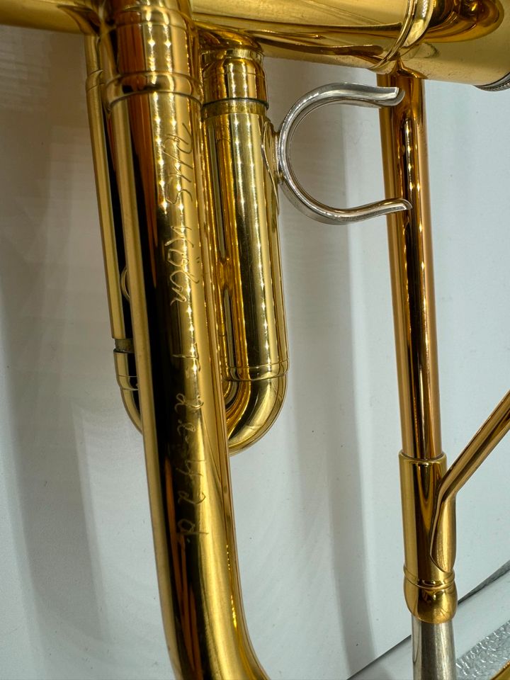 Yamaha Trompete Blechblasinstrument YTR2330 Japan (mit Gravur) in Köln