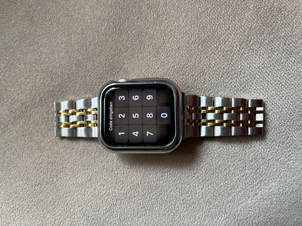 Apple Watch SE 44mm Gold mit Original Verpackung und extra Armb in Rüsselsheim