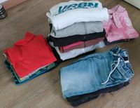 Kleidungspaket Jungen Paket Kleidung 122 128 u.a. Hosen Oberteile Nordrhein-Westfalen - Oer-Erkenschwick Vorschau