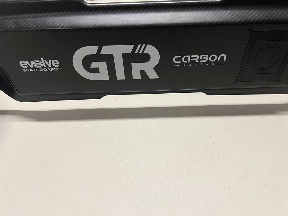 Evolve GTR Carbon All Terrain E-Longboard in Schwanfeld