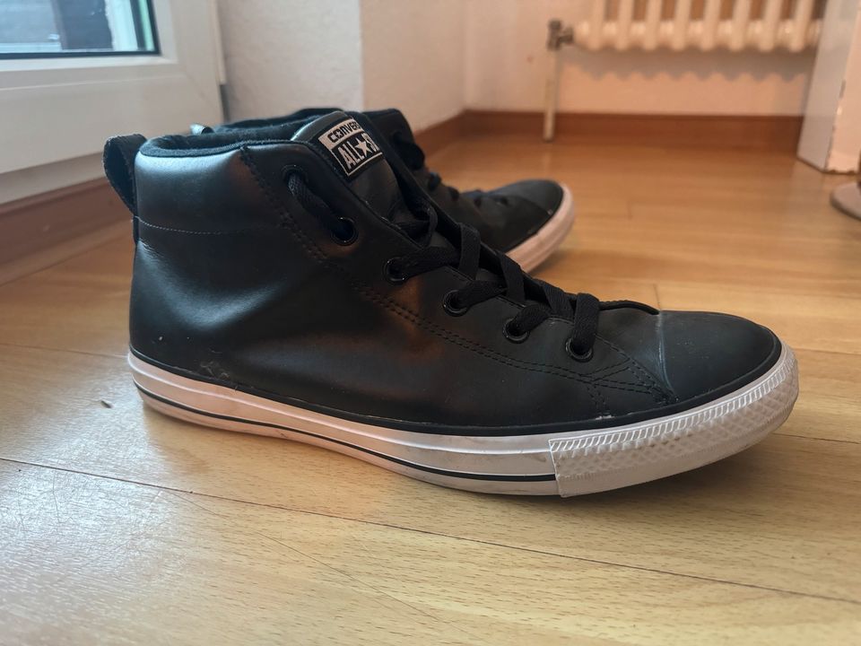 Converse aus Leder in Reutlingen