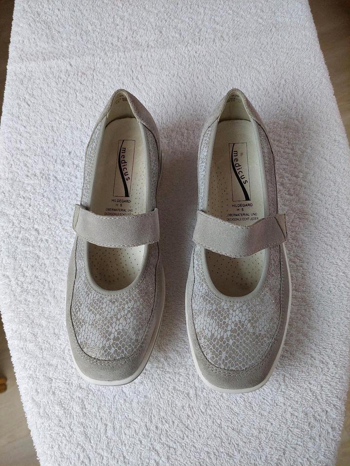 Medicus Damen Schuhe  Ballerina mit Riemchen  grau Gr. 5 H in Herne