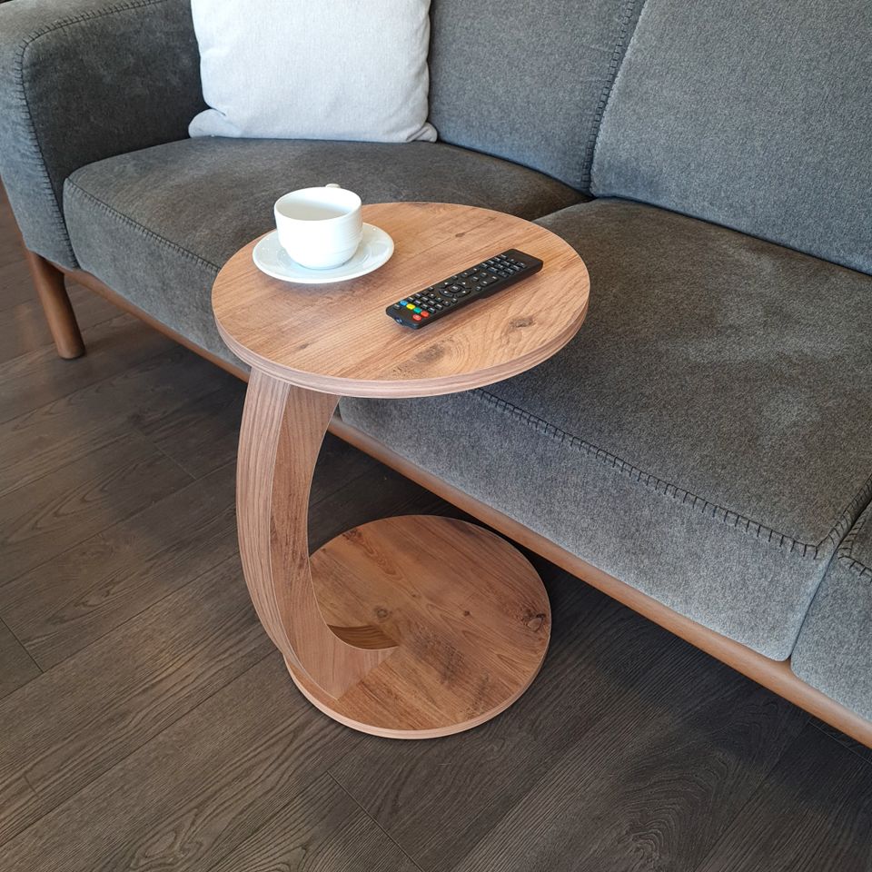 NEU ✅✅ Couchtisch mit Rollen - Kleiner Beistelltisch C Form - stylischer Sofatisch aus Holz in schöner Nussbaum Optik - runder Tisch als Ablagefläche für Couch und Sofa - Bestseller - Topseller in Berlin