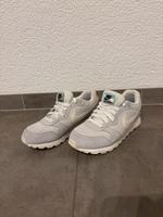 Nike Turnschuhe Größe 38 weiß Baden-Württemberg - Gundelsheim Vorschau