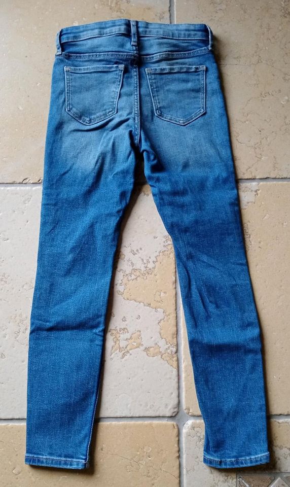 H&M Jeans Gr. 128 used Look Neu in Nußdorf am Inn