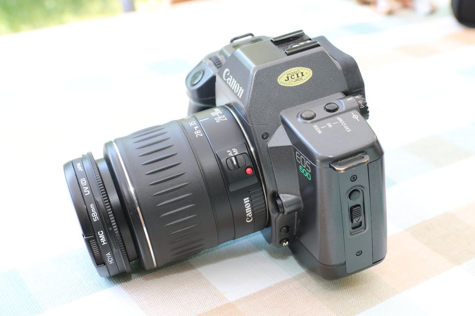 Canon EOS 600 & EF Zoom 4-5,6 28-90 III - Design von Luigi Colani in Weinstadt