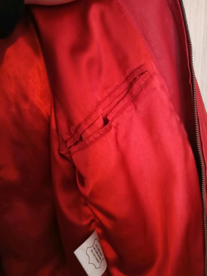 100% Lamm Lederjacke Rot 44 in Duisburg