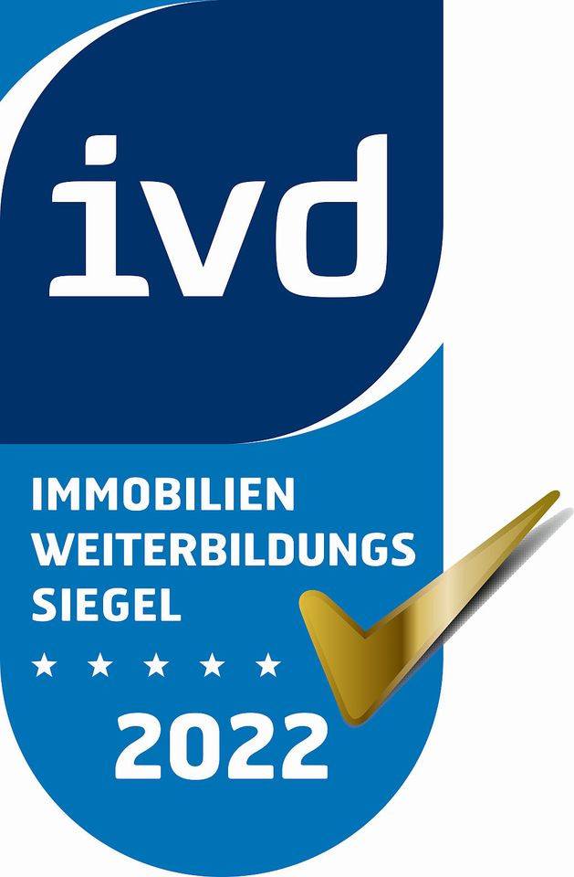 4 1/2-Zimmer-Wohnung in individueller Ortsrandlage, OG / DG in 2FamH, ländliche Alleinlage, Wiesen angrenzend, EBK, 2 Giebelbalkone, Kachelofen, Fussbodenheizung in Albbruck