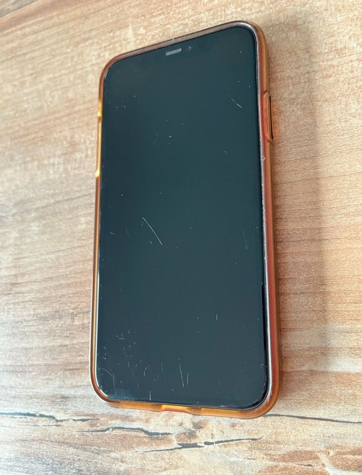 iPhone 11 128 GB red rot mit Hülle und Kabel in Burgstädt