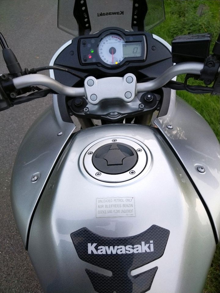 Kawasaki versys 650 mit ABS wenig km TÜV neu in Hürth