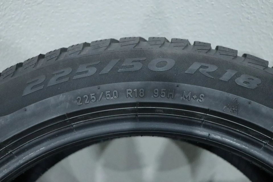 Pirelli SottoZero 3 RFT RSC * XL 225 50 R18 95H Winterreifen in Großmehring