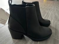 H&M Stiefeletten Ankleboots NEU Gr. 41 Baden-Württemberg - Renningen Vorschau
