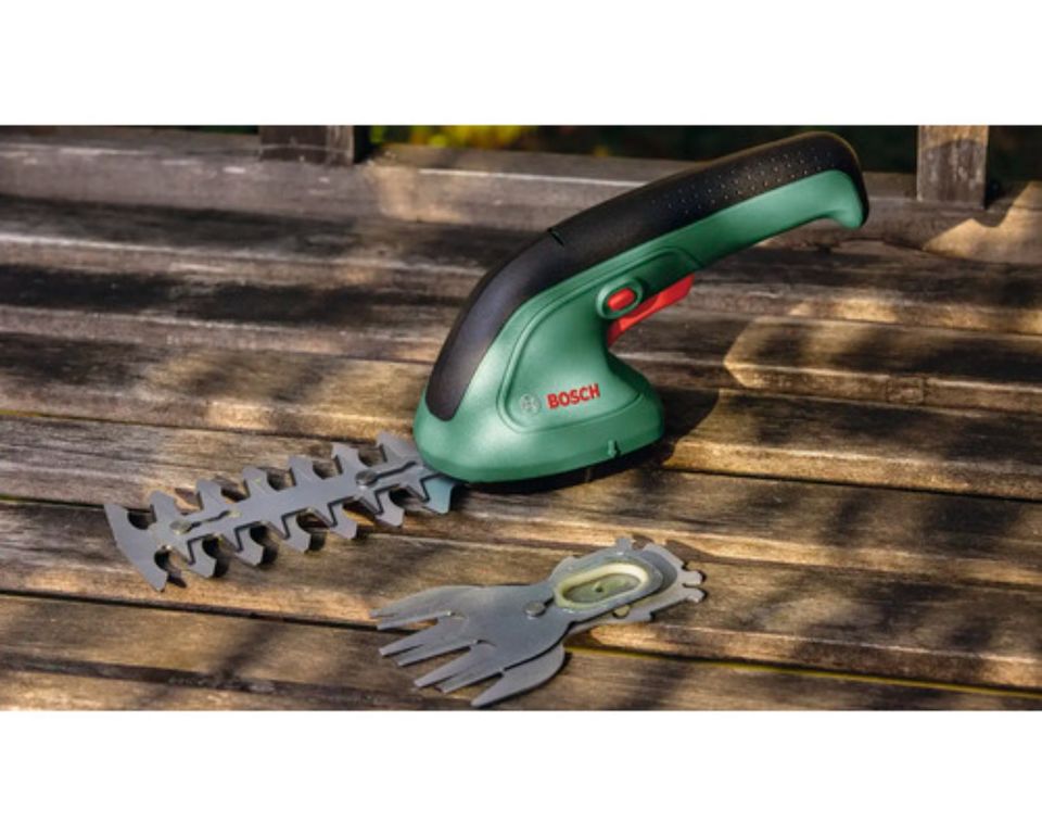 UVP 69.- € Akku Grass- Strauchschere BOSCH EasyShear in Duisburg