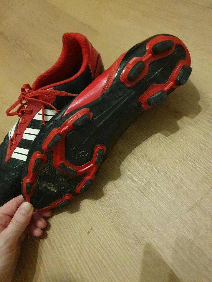 Adidas Herren Stollen Fußball Schuhe in Taufkirchen Vils