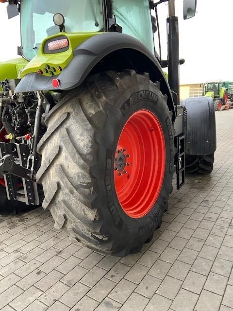 CLAAS AXION 810 Traktor in Braubach