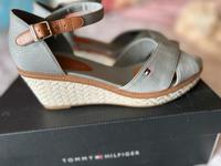 Sandalen von Tommy Hilfiger Schleswig-Holstein - Raisdorf Vorschau