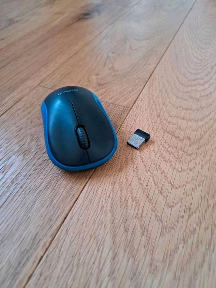 Logitech Funk Maus M185 Blau + Mauspad in Hohenstein