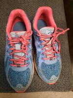 Asics Turnschuhe gr. 37 Bayern - Prosselsheim Vorschau