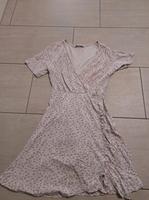 Pull & Bear Kleid M Viskose Blumen Lila, Creme Wickelkleid Baden-Württemberg - Konstanz Vorschau
