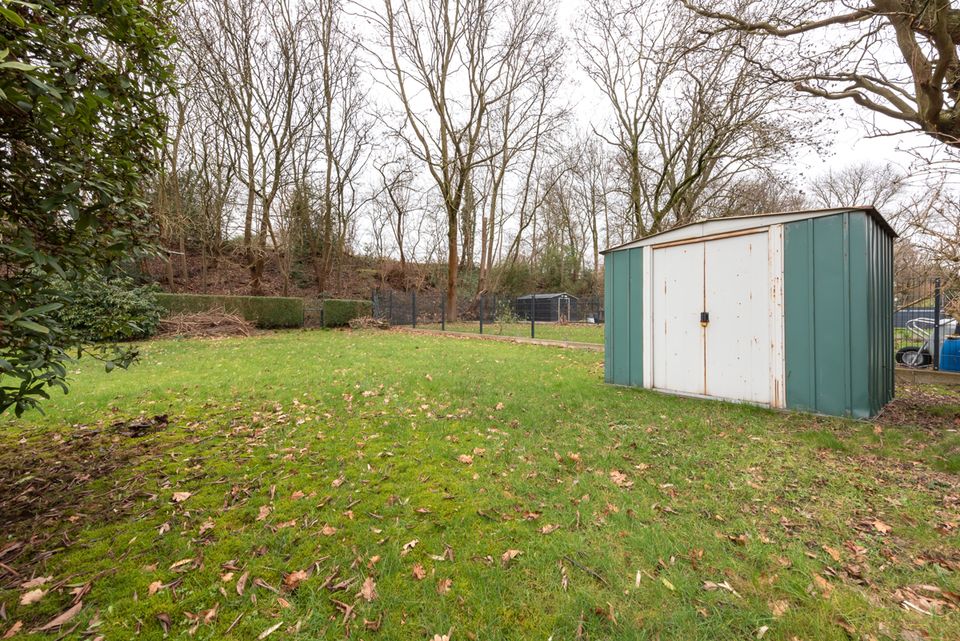 Renovierungsbedürftige Doppelhaushälfte mit großem Grundstück in Altenessen Süd in Essen