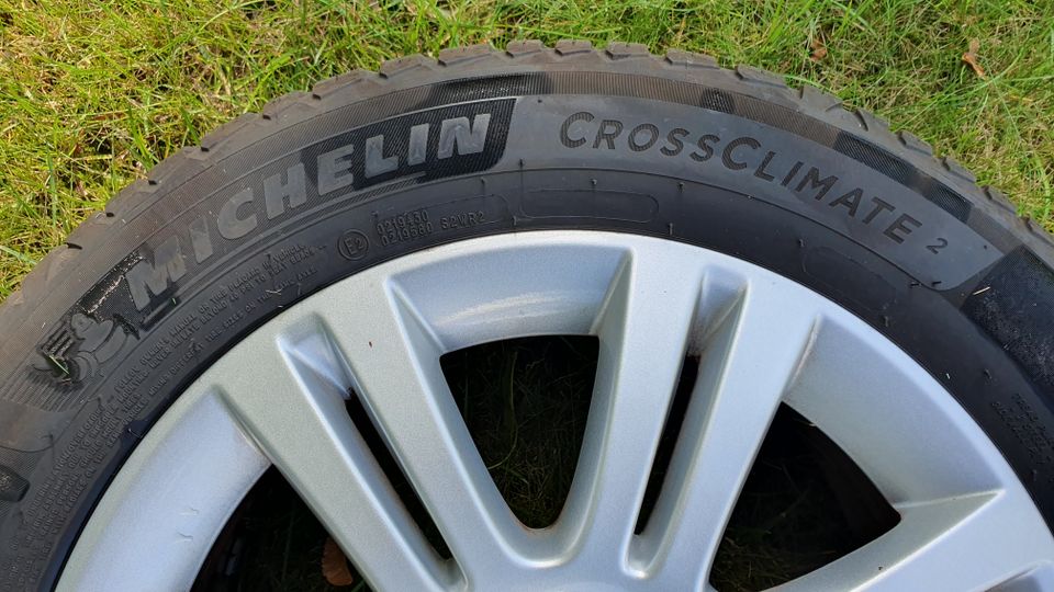 Ganzjahres Michelin CrossClimate2 auf Felge 6,5Jx16H2 5/110 in Grimmen