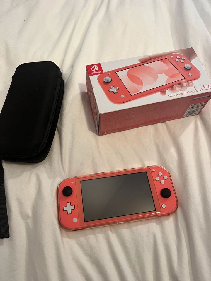 Nintendo Switch Lite mit Zubehör in Neuburg a.d. Donau