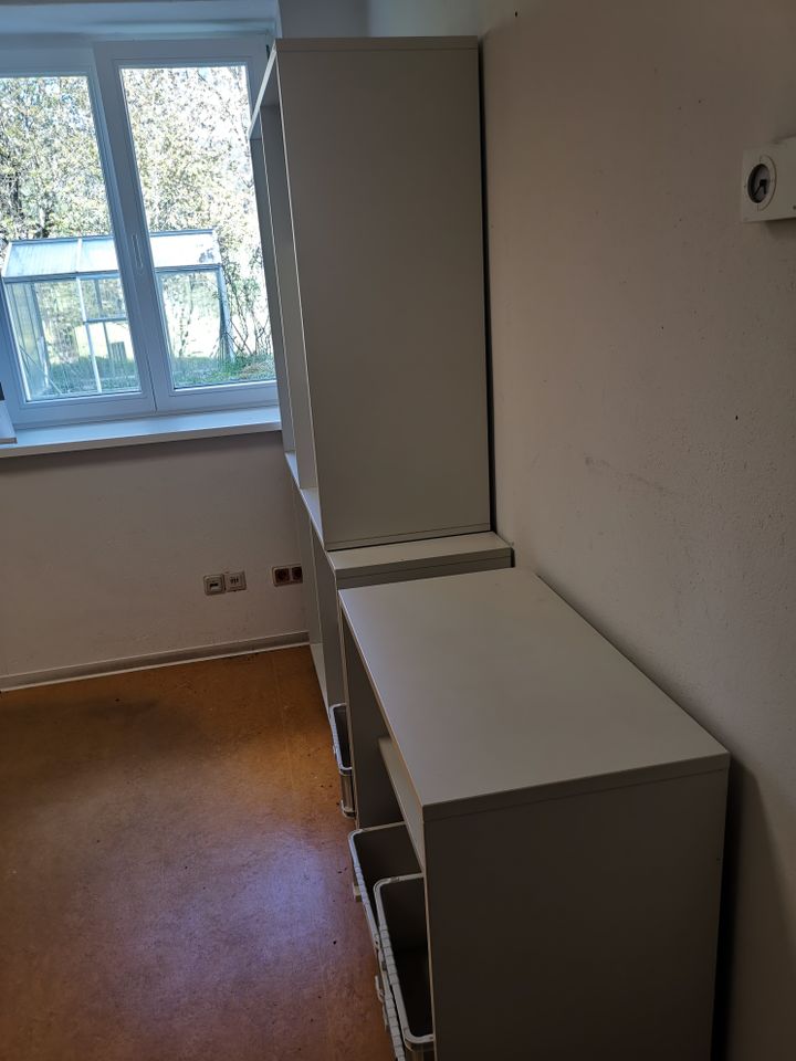 3 Stck Büro-Regalteile, grauweiß, sehr gut erhalten in Kaltennordheim