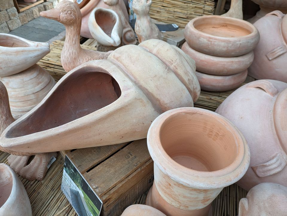 Terracotta,Terrakotta, Gartenfiguren, Pflanzkübel, Gartendeko, in Lingenfeld