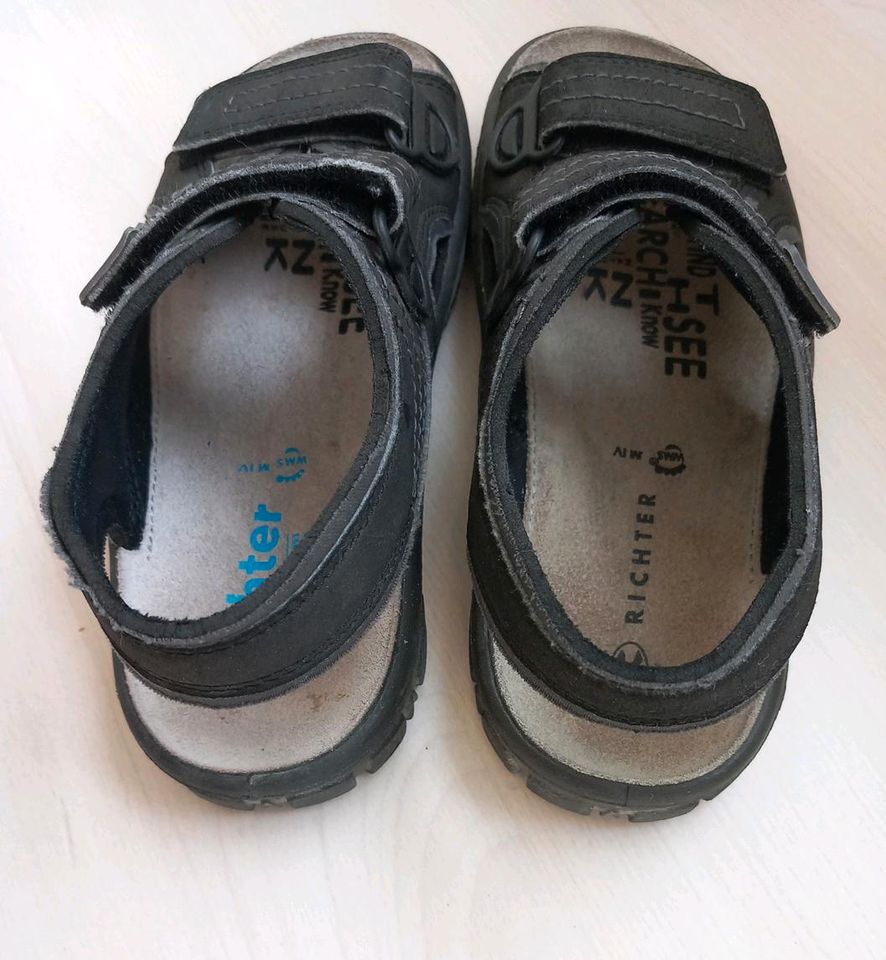 Richter Sandalen 33 schwarz Jungen in Stutensee