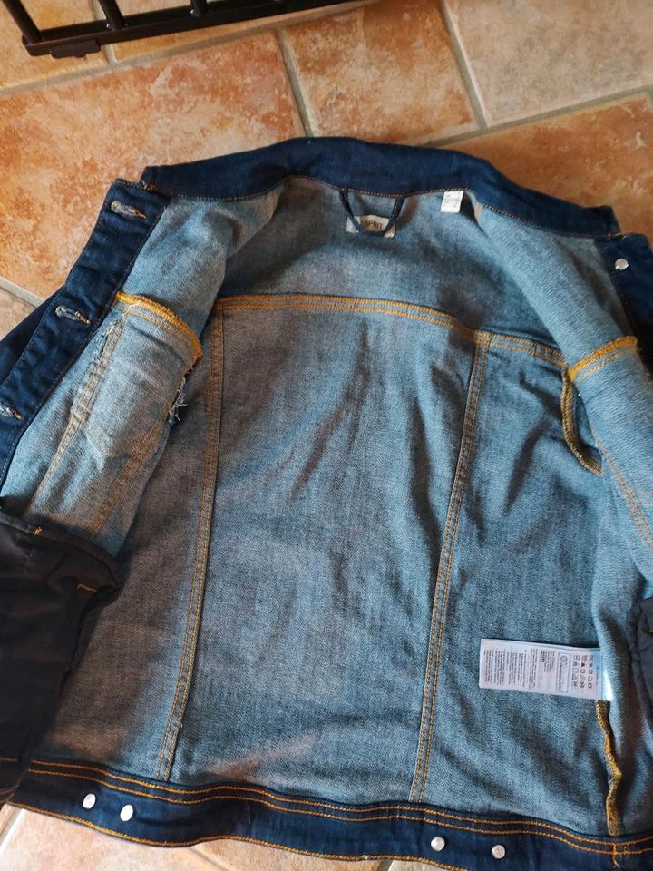 Jeansjacke von Esprit, wie neu in Euskirchen