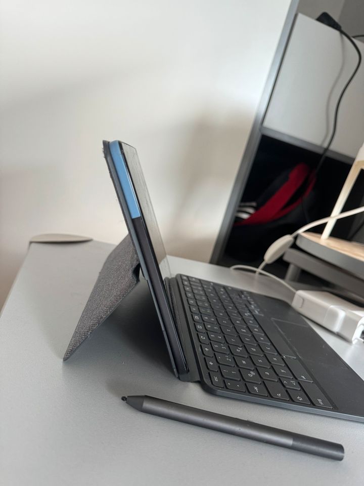 LENOVO IdeaPad Duet Chromebook CT-X636F Tablet in Köln