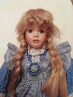 Porzellan Puppe mit blauem Kleid Thüringen - Buttstädt Vorschau