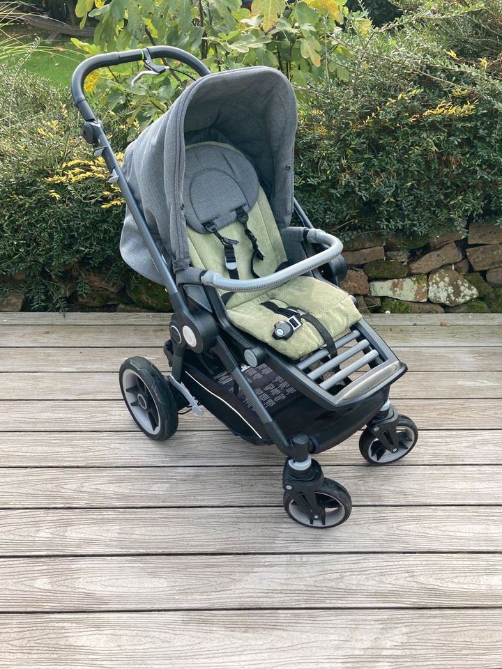 Teutonia Be You Elite Kinderwagen Grapith Grau inkl. Zubehör in Fernwald