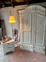 Kleiderschrank Vintage Shabby weiß Landhaus Unikat Niedersachsen - Garbsen Vorschau