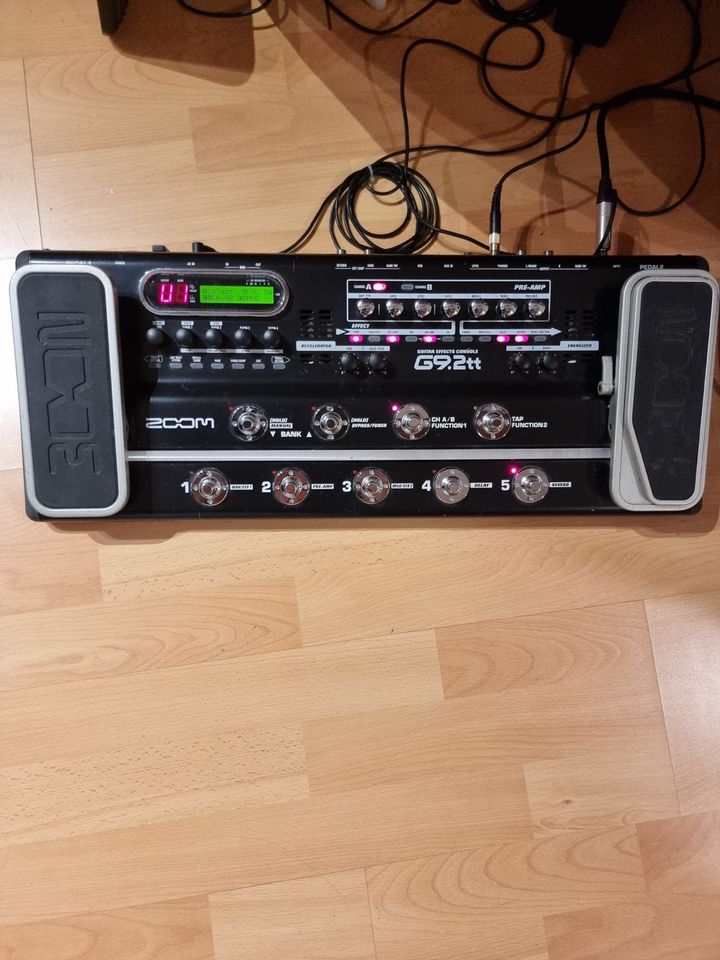 Zoom G9.2tt Gitarre Multieffekt Gerät! AMP Sim. + 106 Effekte in Ostfildern