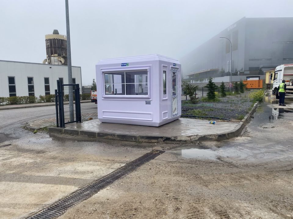 Wachhaus | Kioskkabine | Verkaufsmobil | Mobile Verkaufsstände | Pförtnerhaus | Verkaufspavillion | Kassenhaus | Mobiler Kiosk | Mobiler Marktstand | Verkaufsstand | Mobile Toilette | BarrierefreiesWC in Centrum