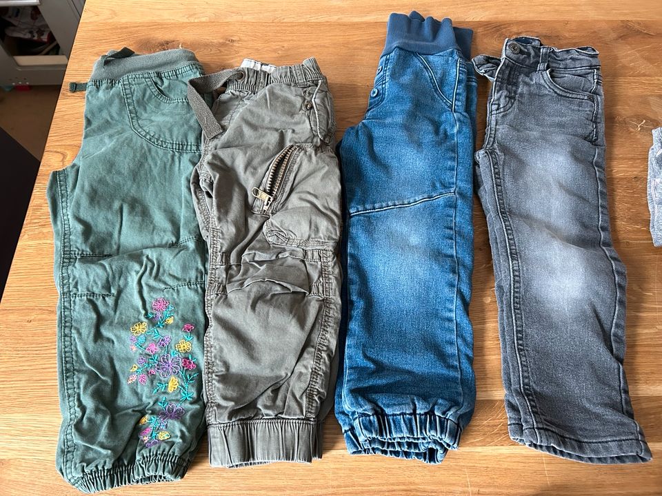 Hosen, Leggings, Thermoleggings Kleiderpakete 98/104 in Niederkrüchten