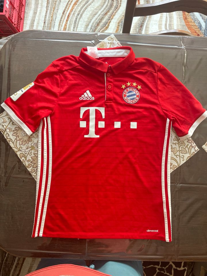 FC Bayern München Unisex Kinder Fußballtrikot Größe 176 in Kobern-Gondorf