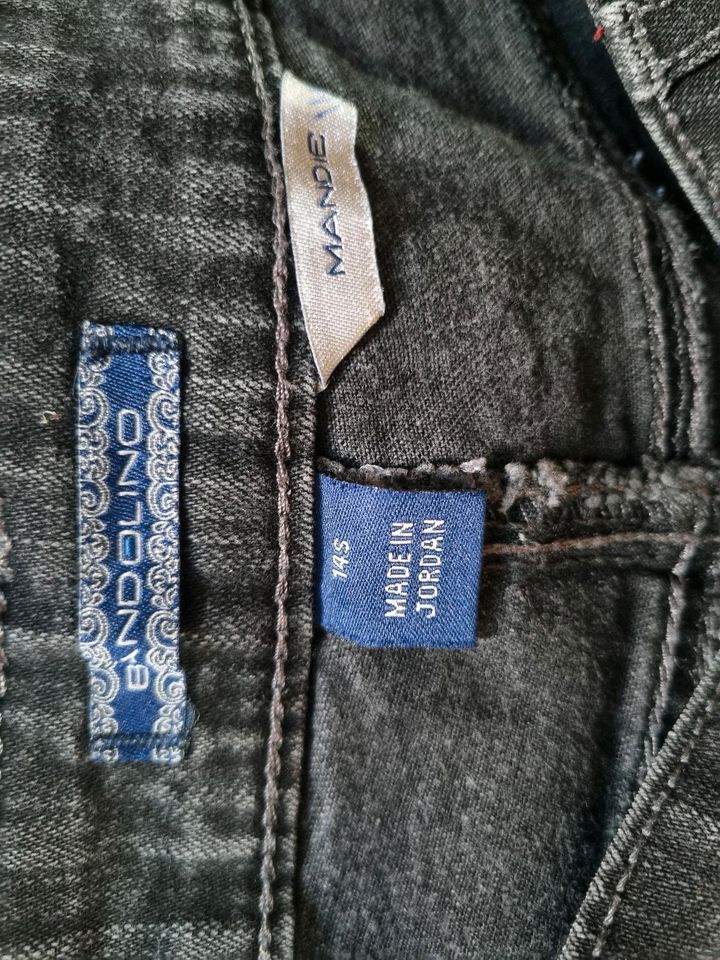 Kurze schwarze Jeanshose Bandolino Gr. 36 in Berlin