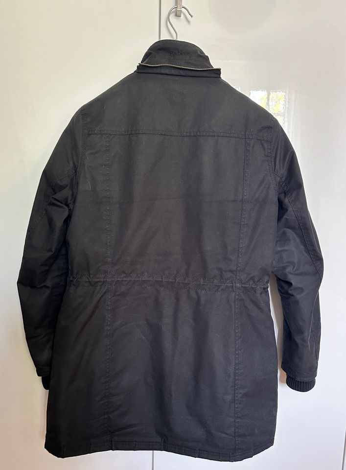 Barbour Wachsjacke schwarz Damen Gr. 38 in Bad Homburg