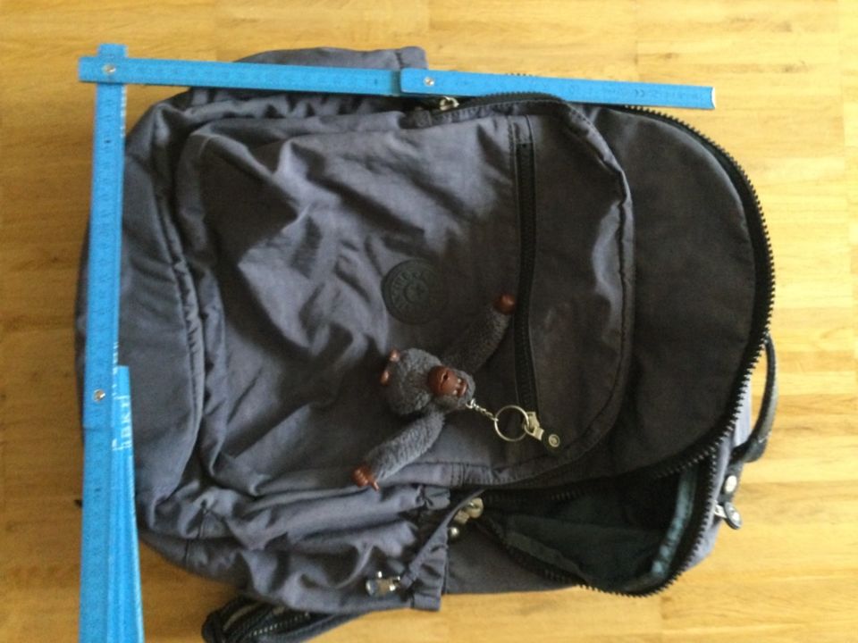 Rucksack (Schulrucksack), neuwertig, blau, NP 130€ in Blankenburg (Harz)