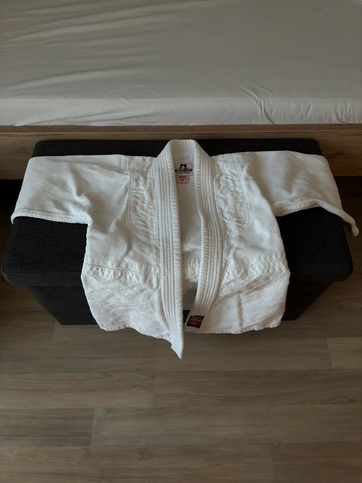 DANROH Judoanzug 130 Aikido - Judo - Anzug - Kinder - neuwertig in Neusäß