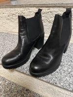 Boots Stiereletten Schwarz Leder Gr. 39 Niedersachsen - Hollenstedt Vorschau