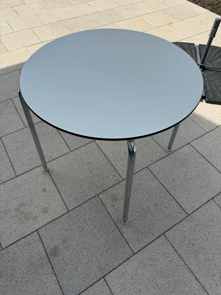 Vitra Standard HAL Table Tischplatte mit Gestell in Müllheim