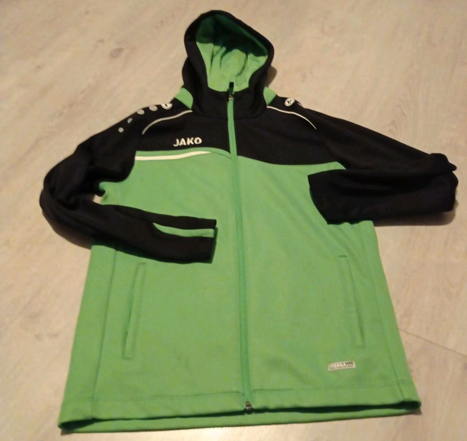 Jako Trainingsjacke gr. 152 in Neubukow