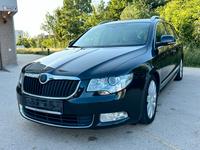 Skoda Superb 2.0 TDI 4X4 L&K 170 PS Leder Navi Xenon AHK München - Trudering-Riem Vorschau