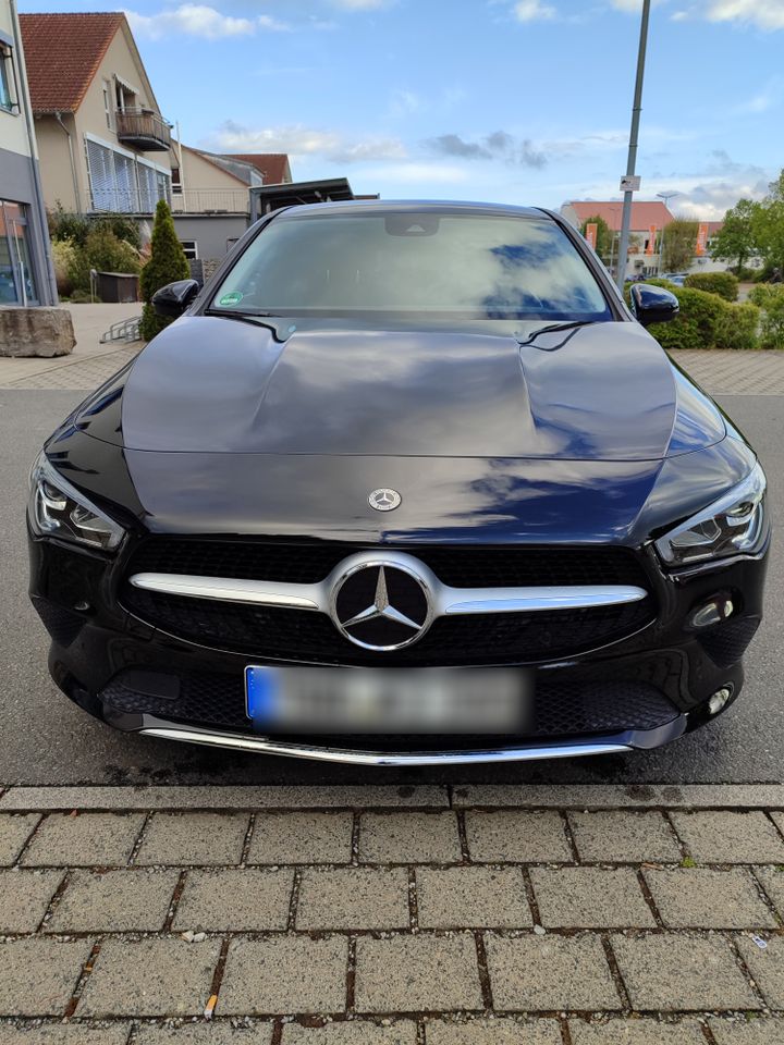 Mercedes CLA 180 SB mit AHK in Nachtschwarz in Tauberbischofsheim